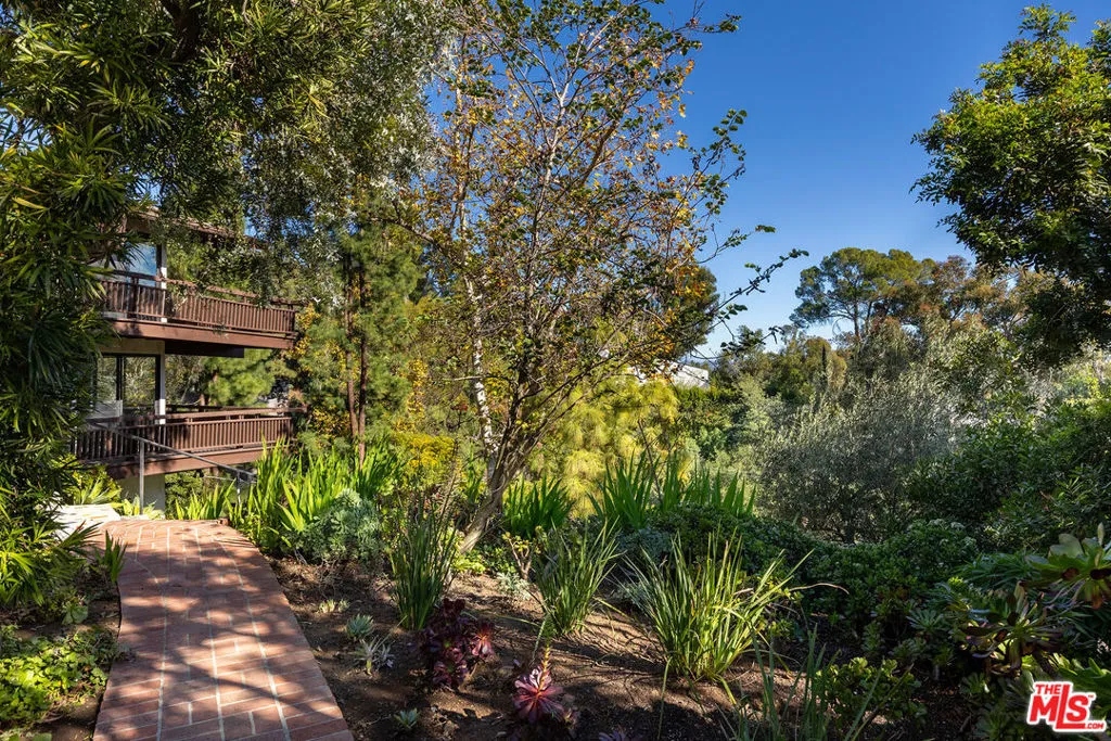 7837 Woodrow Wilson Drive, Los Angeles, California 90046 home-pic-26